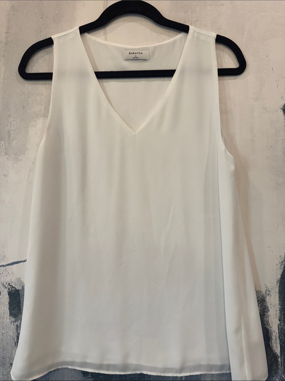 Babaton White V-Neck Sleeveless Camisole